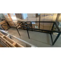 Structure de comptoir en métal – selon le proje