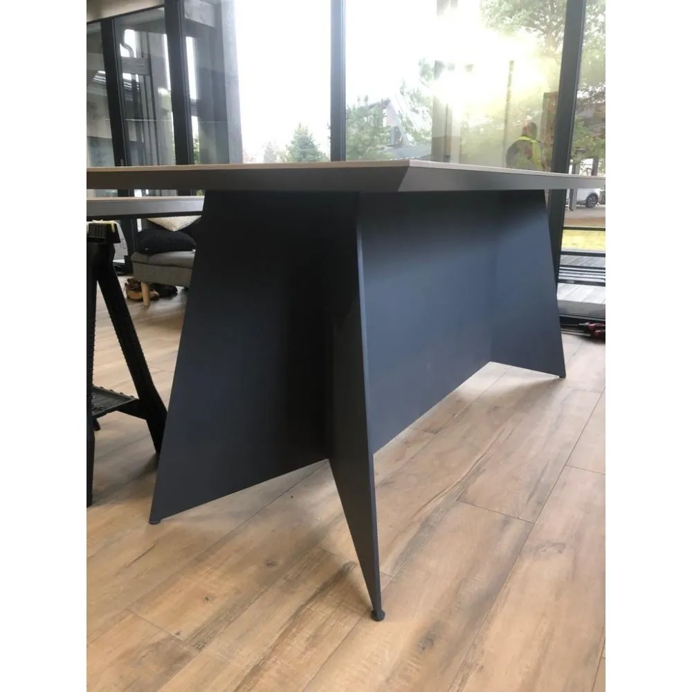 Metal table base (MI-1)