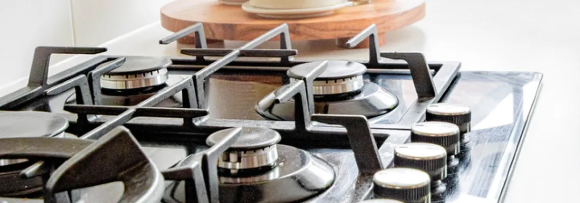 Avantages des cuisinières électriques et à gaz. Quels poêles sont les meilleurs à choisir? Les spécialistes de Baltic Horeca Solutions répondent