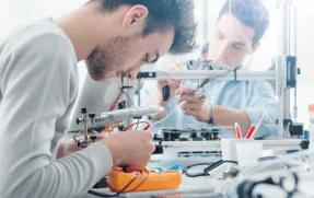 <div>Réparation<div style='color:#5B667E;font-size:14px;    font-weight: 400;'>2 - 72h</div></div>